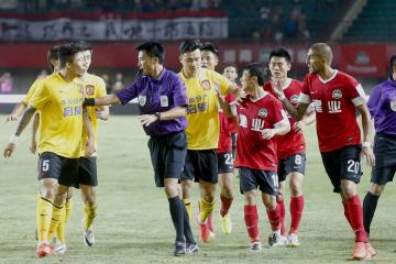 IM体育赛事直播入口-关于大连实德全面击败对手，发挥出色跻身联赛第一集团的信息