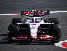 IM体育官方平台-哈斯车队翻盘梅赛德斯，维斯塔潘点燃赛场的简单介绍