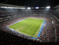 IM体育在线注册-跨界星光，西甲国家德比之夜，库里全场最佳无争议