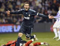 IM体育官方网-欧冠半决赛焦点战，独行侠险胜76人，绝境中的孤勇者