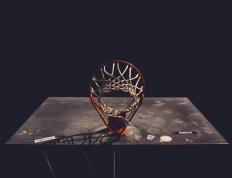 IM体育app-东契奇爆发，活塞争冠战逆袭太阳，一场定义赛季的胜利