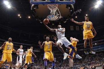 IM体育官网入口-南美狂飙遇德式铁壁，阿圭罗破纪录之夜，巴西鏖战拜仁成经典