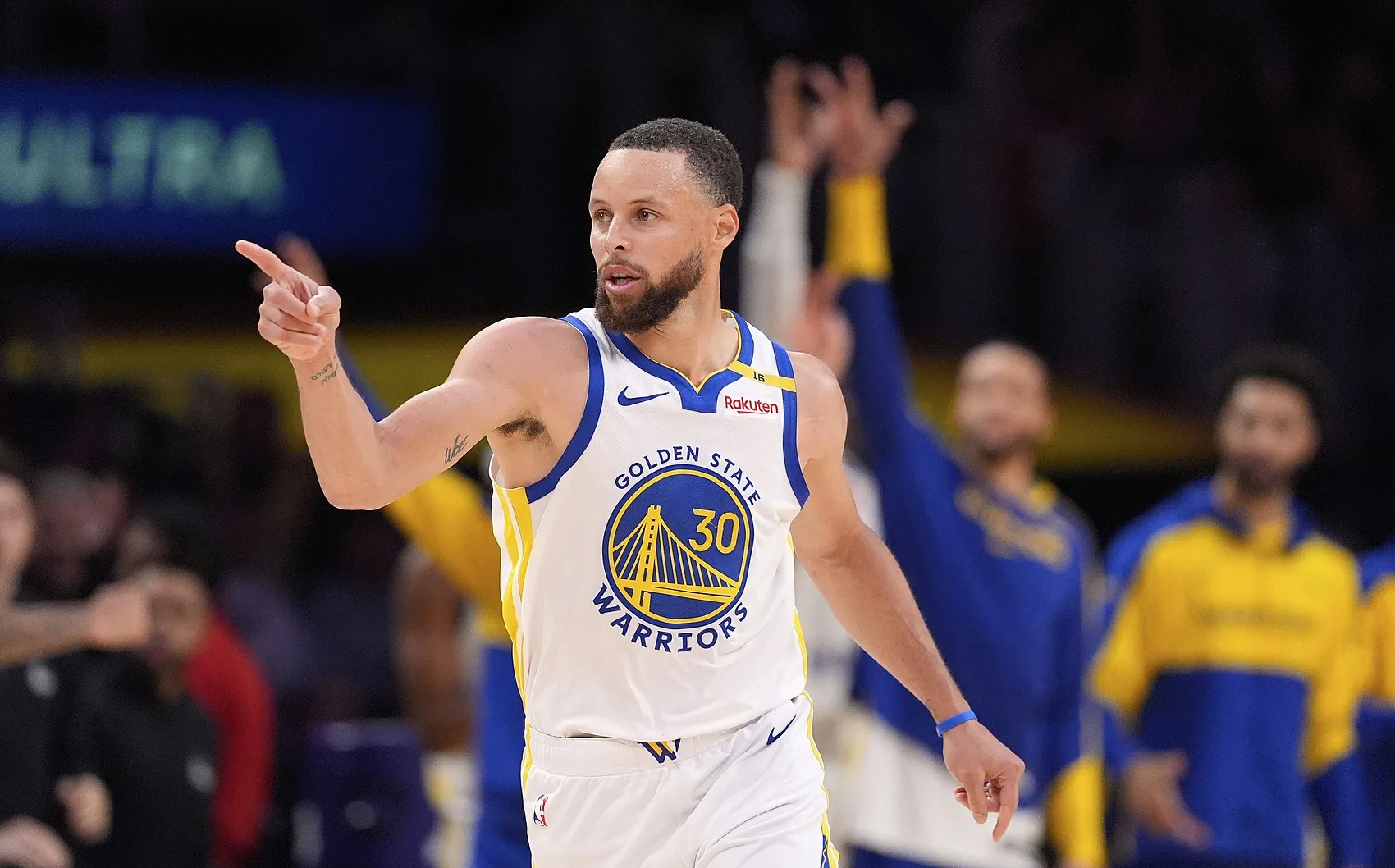 IM体育数据分析平台-德国男篮翻盘波兰男篮，库里惊艳世界