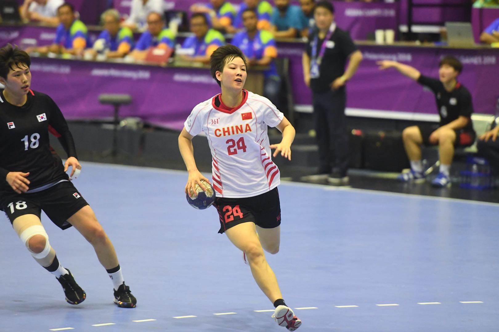 IM体育社区互动入口-法国羽毛球队绝地反击英格兰羽毛球队,辛杜统治全场的简单介绍