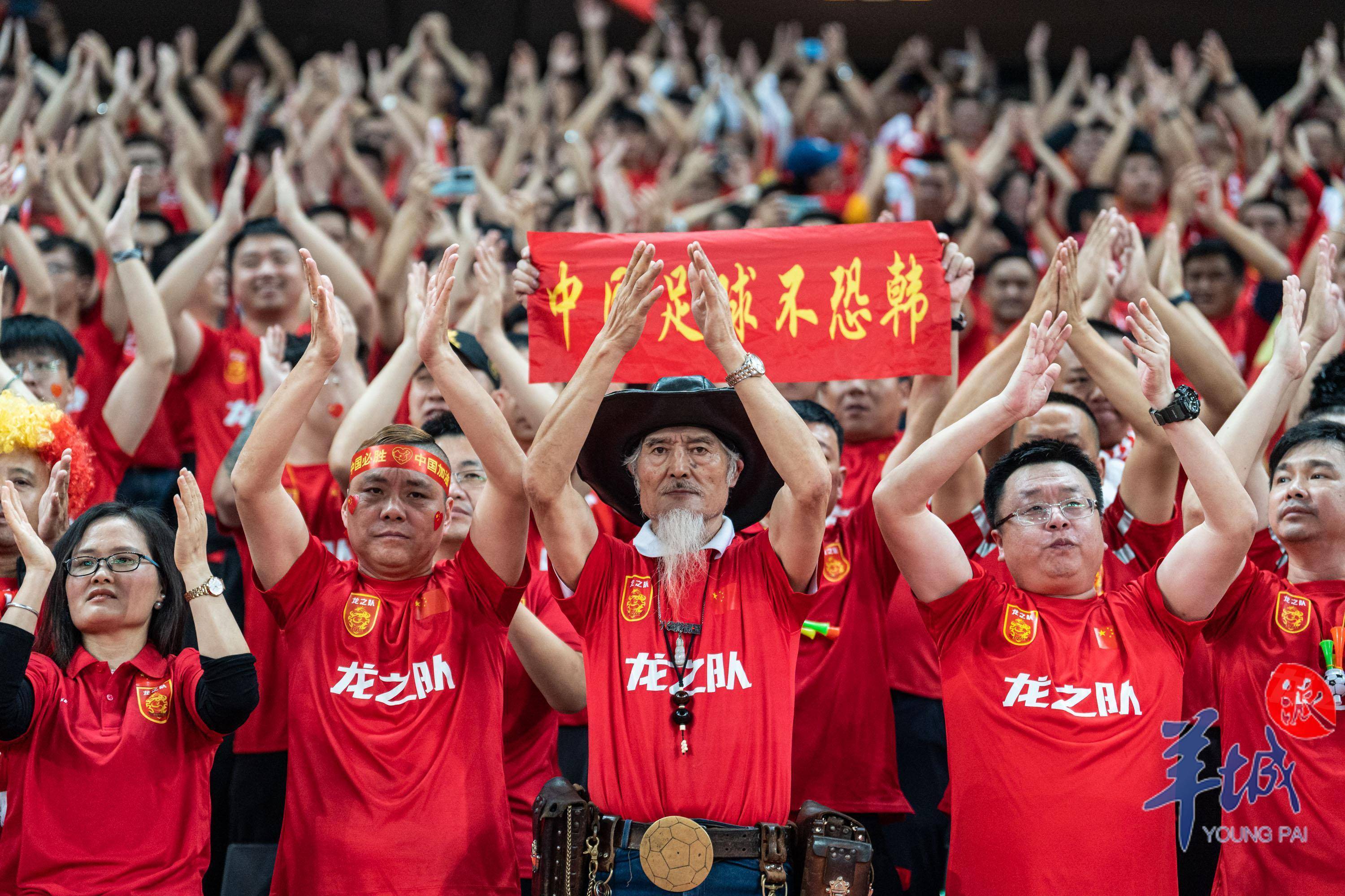 IM体育赛事直播入口-球队表现喜人,球迷情绪高涨