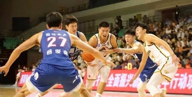 IM体育网页版登录入口-篮球世界杯预选赛再次掀起热潮，球迷狂热支持的简单介绍