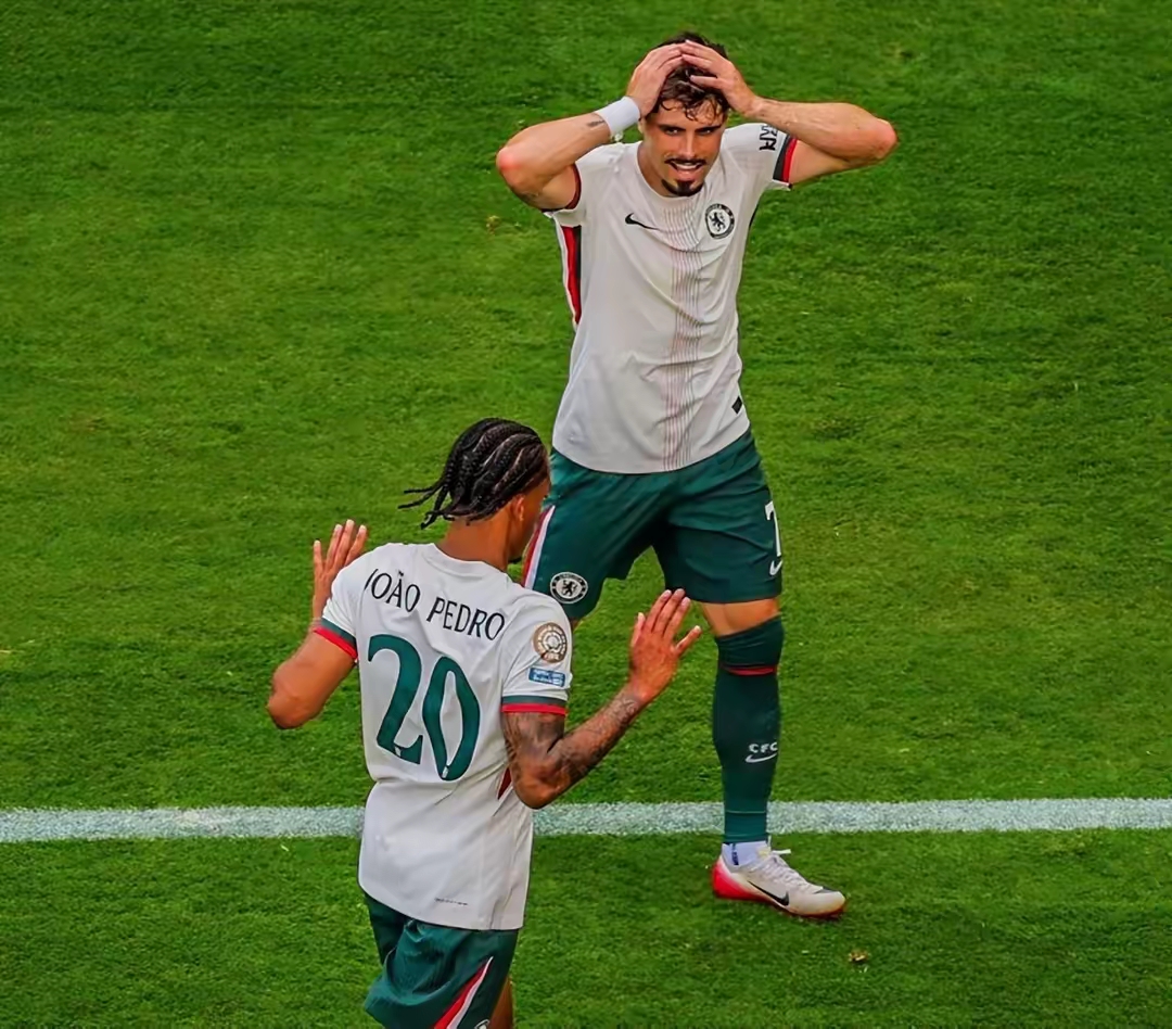 IM体育-包含里昂球员受伤离场，赛季或将告别的词条