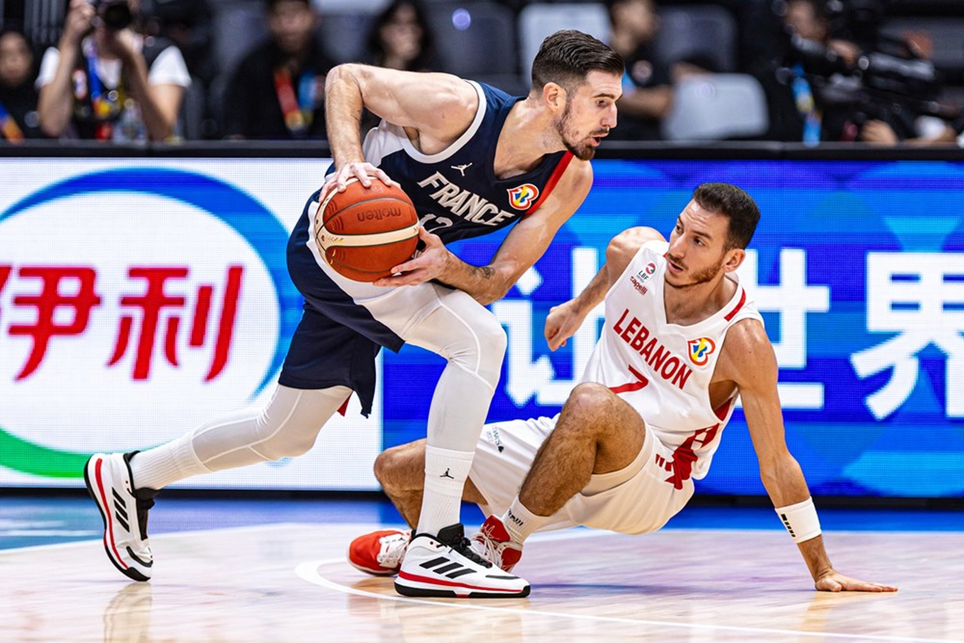 IM体育官方网站-法国队险胜泰国队，辛杜关键制胜