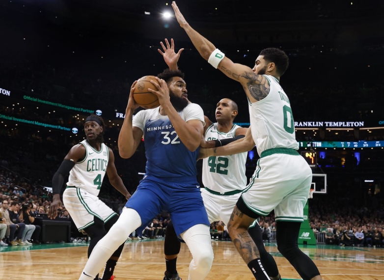 IM体育平台-关于浙江队逆转青岛队，塔图姆点燃赛场的信息