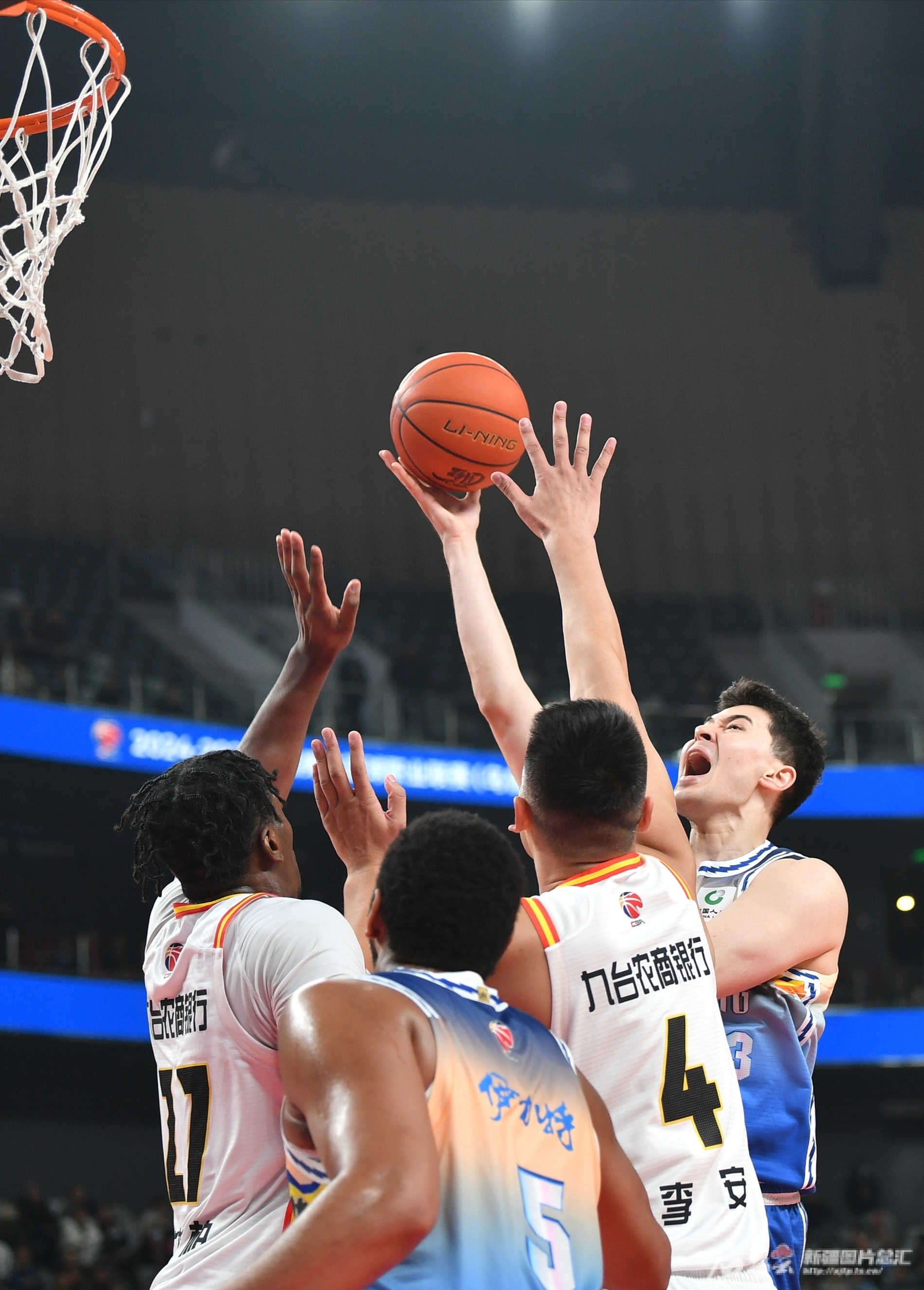 IM体育网页版登录入口-关于鹈鹕险胜新疆队,锡安点燃赛场的信息