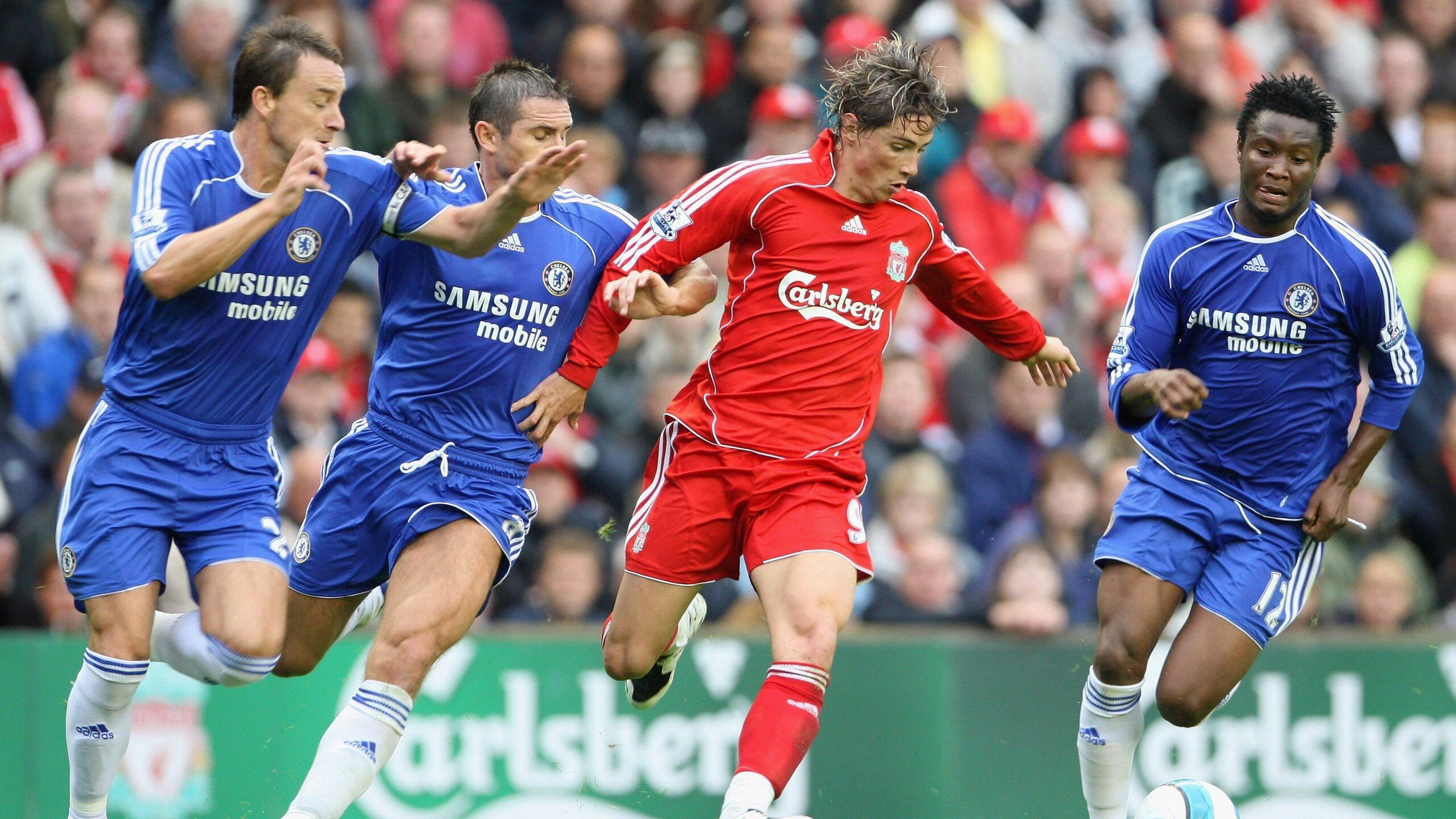 IM体育动画直播通道-莱万关键回合不手软，曼联争冠战胜出国际米兰